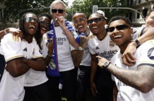 Selebrasi Titel LaLiga Ke-36 Real Madrid: Carlo Ancelotti, Cerutu, dan Kacamata Hitam