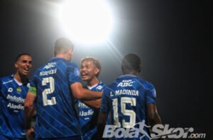 Bojan Hodak Dalam Dilema Jelang Persib vs Bali United