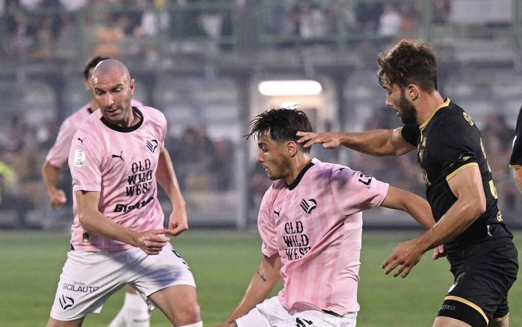 Venezia Singkirkan Palermo, Jay Idzes dkk Selangkah Lagi Promosi ke Serie A