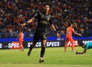 Malik Risaldi Dikenalkan sebagai Pemain Anyar Persebaya di HUT ke-97