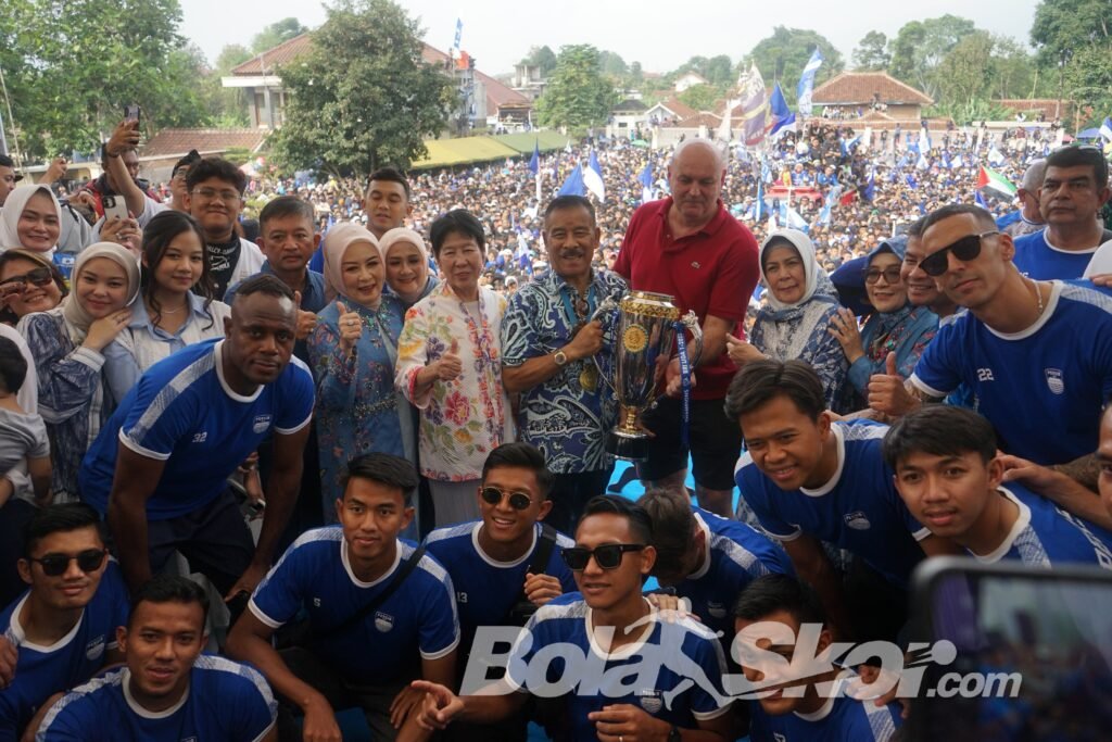 Bojan Hodak Inginkan 90 Persen Pemain Bertahan di Persib