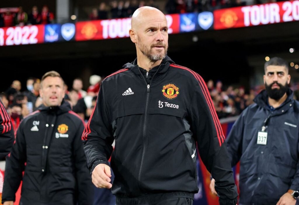 Louis van Gaal Minta Manchester United Pertahankan Erik ten Hag