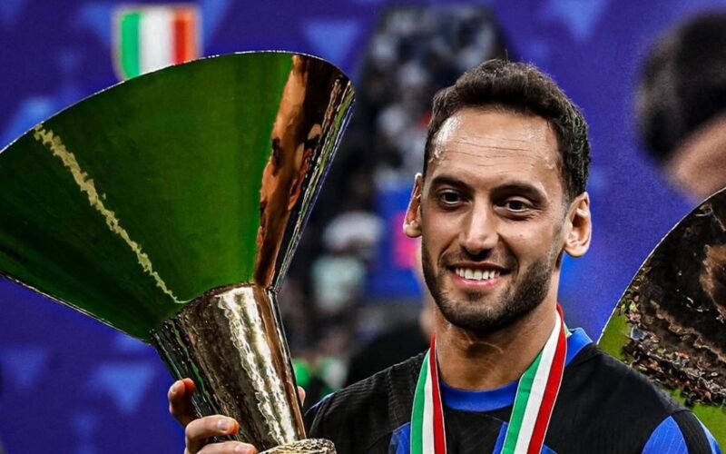 Diincar Bayern Munchen, Hakan Calhanoglu Tegaskan Setia di Inter Milan