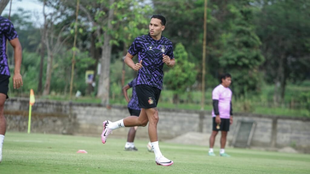 Tinggalkan Persib Bandung, Ezra Walian Kepincut Proyek Besar Persik Kediri