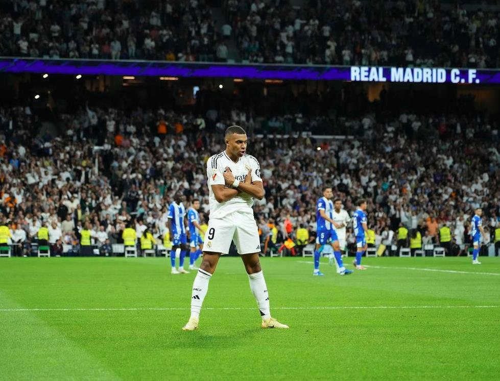 Hasil LaLiga: Lalui Hadangan Deportivo Alaves, Real Madrid Tempel Barcelona