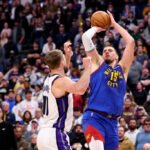 Tripel-dobel Monster Nikola Jokic Pimpin Nuggets Runtuhkan Kings!