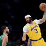 Lakers Lumat Celtics di Pertemuan Pertama Musim Ini!