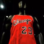 Jersei Pertama Michael Jordan Terjual Di Bawah Perkiraan