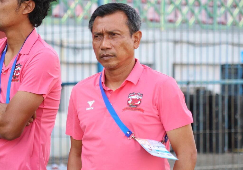 Cuek dengan Kritikan Suporter, Widodo Cahyono Putra Fokus Perbaiki Madura United