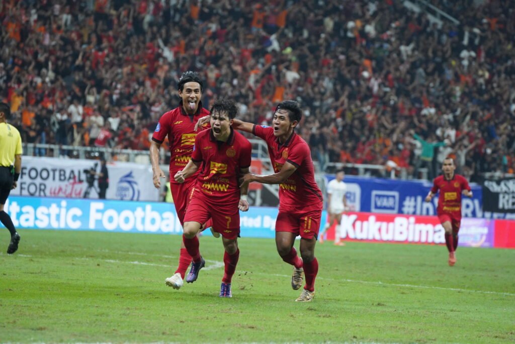 Menang Comeback atas Persis Solo, Carlos Pena Puji Karakter Skuad Persija Jakarta