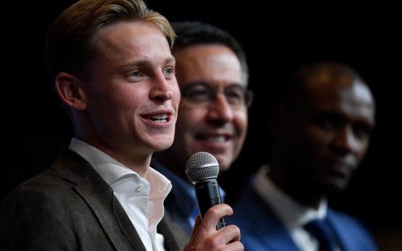 Andil Mantan Bek Barcelona di Balik Keberhasilan Klub Rekrut Frenkie de Jong