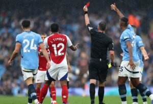 Trossard Terima Kartu Merah Kontroversial, Arteta Khawatir dengan Premier League