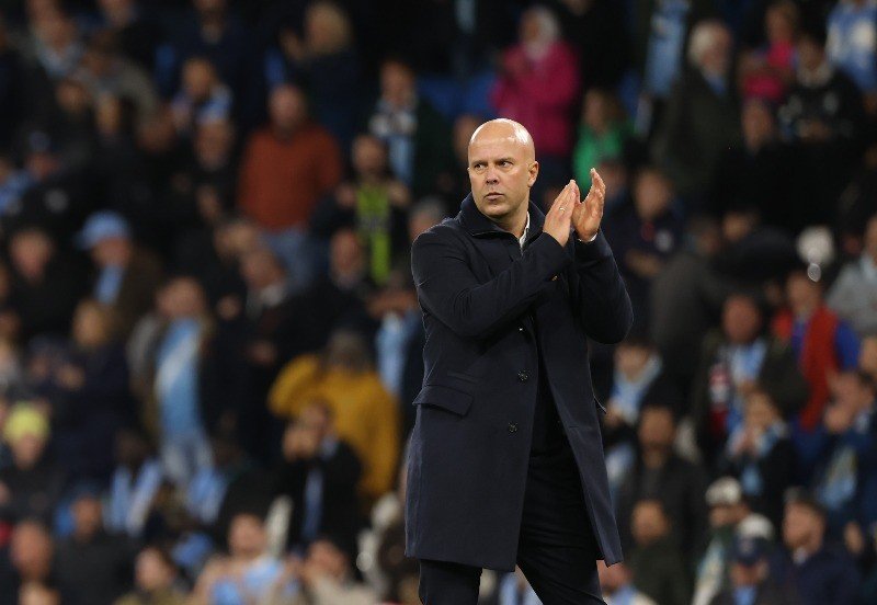 Dibantai Manchester City 3-0, Arne Slot Berdalih Liverpool Dicurangi Wasit