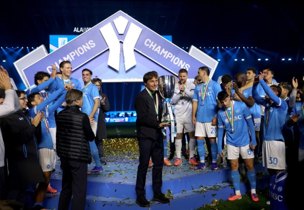 Kawinkan Scudetto dan Piala Super Italia, Napoli Belum Siap Mendominasi Sepak Bola Italia