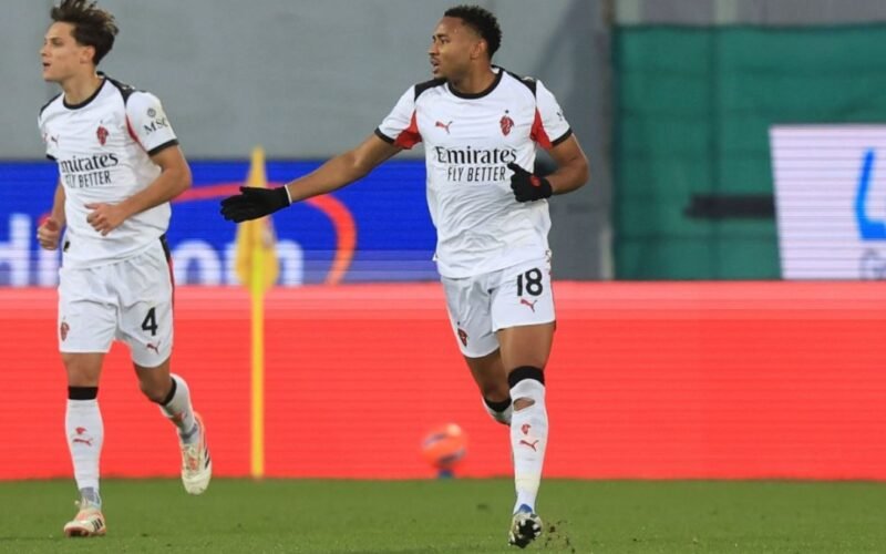 Hasil Serie A: Christopher Nkunku Cetak Gol Telat, AC Milan Imbang 1-1 di Fiorentina
