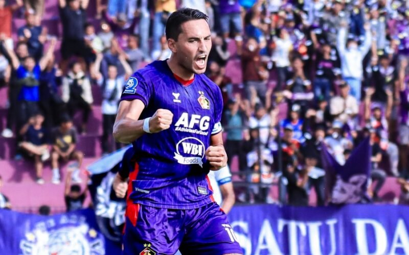 Nonton Persija vs Persijap di SUGBK, Pemilik Persik Bantah Komunikasi soal Ezra Walian