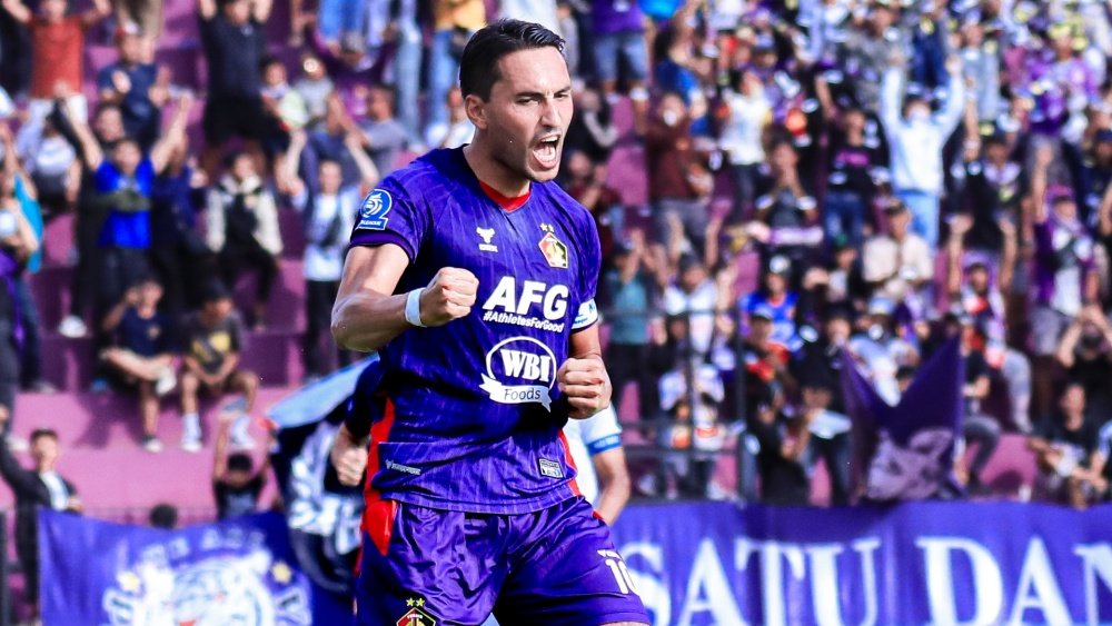 Nonton Persija vs Persijap di SUGBK, Pemilik Persik Bantah Komunikasi soal Ezra Walian