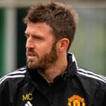 Alasan Manchester United Pilih Carrick ketimbang Solskjaer sebagai Pelatih Baru