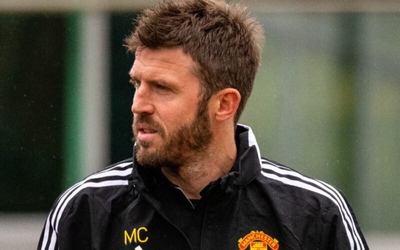 Alasan Manchester United Pilih Carrick ketimbang Solskjaer sebagai Pelatih Baru