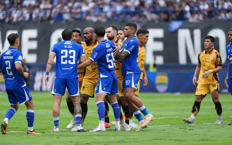 Persija Dikalahkan Persib, The Jakmania Tuntut Manajemen Evaluasi Pemain