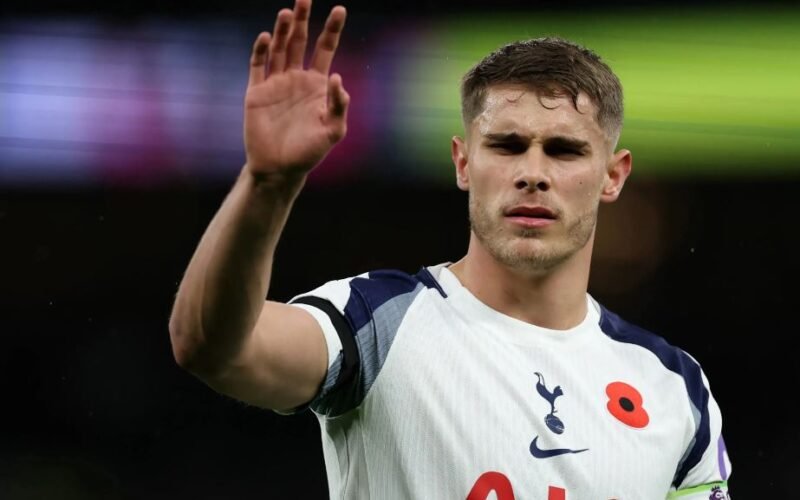 Kabar Buruk untuk Liverpool, Tottenham Hotspur Tidak Jual Micky van de Ven