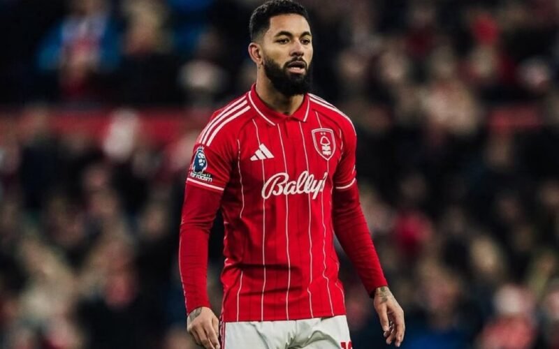 Cara Chelsea Rekrut Gelandang Juventus, Douglas Luiz