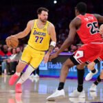 51 Poin Luka Doncic Selamatkan Lakers dari Terjangan Bulls